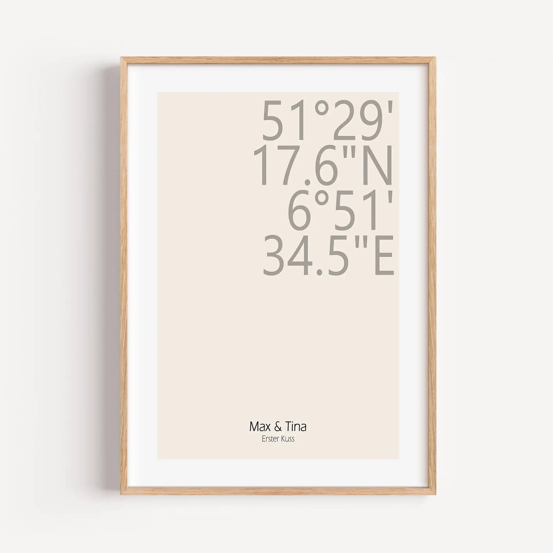 Koordinaten Poster-famprints-Personalisiertes Poster-Dekoriere dein Zuhause mit einem personalisierten Koordinaten Poster. Dieses stilvolle und moderne Poster kannst du mit deinem Wunschtext personalisieren, z.B. Name, Datum, Ort, Koordinaten oder mit dei