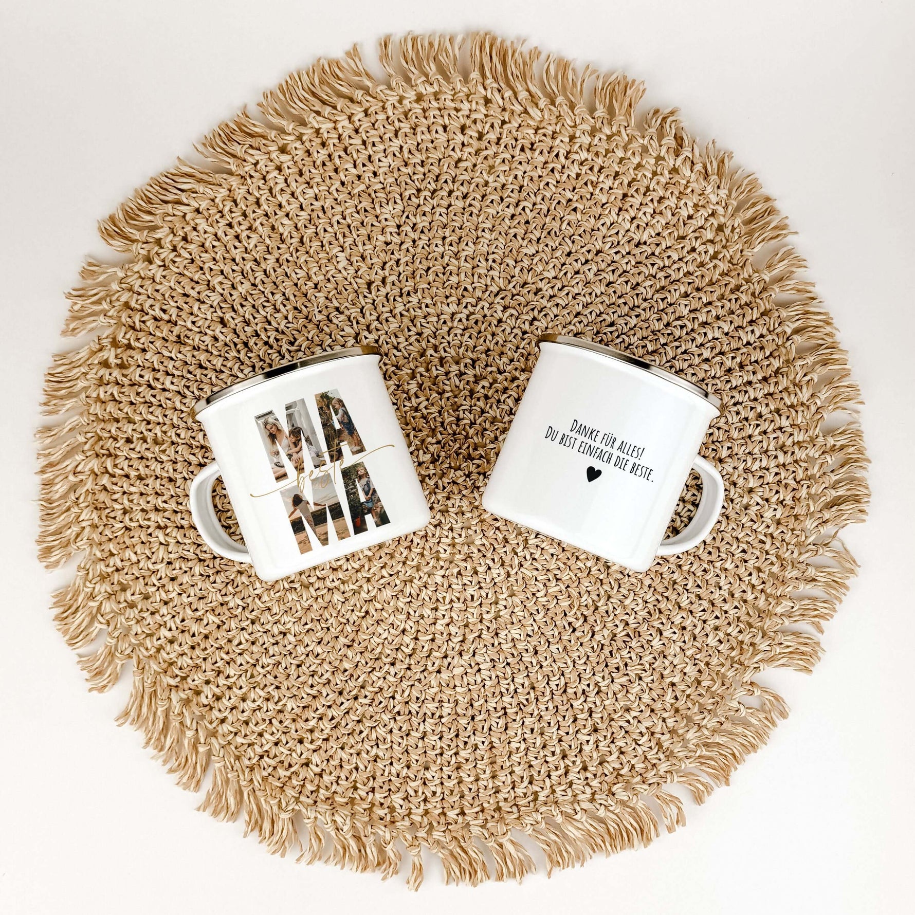 Emaille Tasse beste Mama-famprints-Emaille Tasse-Entdecke die perfekte Art, deiner Mama zu zeigen, wie viel sie dir bedeutet: unsere personalisierte Emaille Tasse beste Mama. Diese Tasse ist nicht nur ein praktisches Geschenk, sondern ein liebevolles Stat
