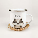 Emaille Tasse Dachs Portrait-famprints-Emaille Tasse-Entdecke die bezaubernde Emaille Tasse Dachs Portrait, die ideale Begleiterin für kleine Dachs Liebhaber! Diese personalisierte Emaille Tasse ist nicht nur praktisch, sondern bringt auch ein Lächeln ins