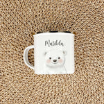 Emaille Tasse Eisbär Portrait-famprints-Emaille Tasse-Entdecke die wunderbare Emaille Tasse Eisbär Portrait – ein persönliches Highlight für jedes Kind! Diese liebevoll gestaltete Emaille Tasse personalisiert bringt ein wunderschönes Eisbären-Portrait in