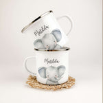 Emaille Tasse Elefant Portrait-famprints-Emaille Tasse-Entdecke die zauberhafte Emaille Tasse Elefant Portrait – das perfekte personalisierte Geschenk für kleine Abenteurer! Mit einem praktischen Fassungsvermögen von 300 ml bietet dieser Emaille Becher au