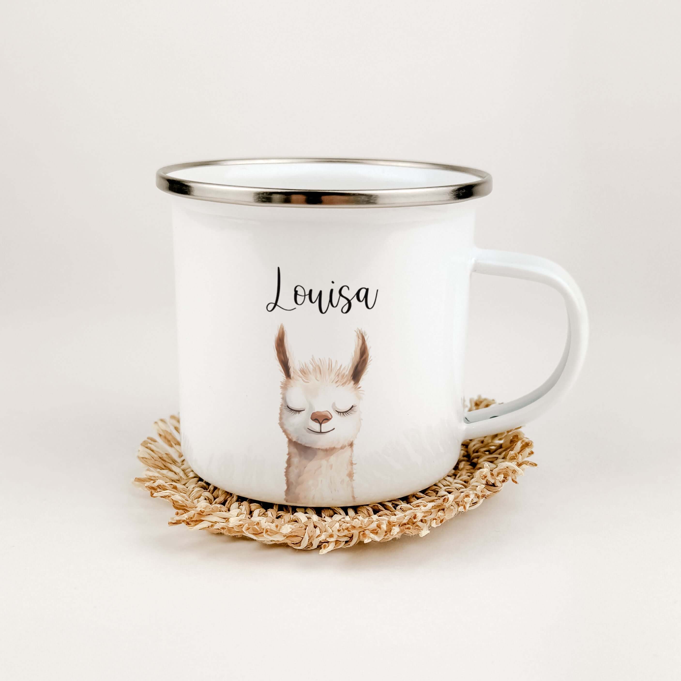 Emaille Tasse Lama Portrait-famprints-Emaille Tasse-Entdecke die charmante Emaille Tasse Lama Portrait – ein absolut einzigartiges personalisiertes Geschenk! Diese Emaille Tasse überzeugt mit einem liebevoll gestalteten Lama-Portrait in Aquarell-Optik, da