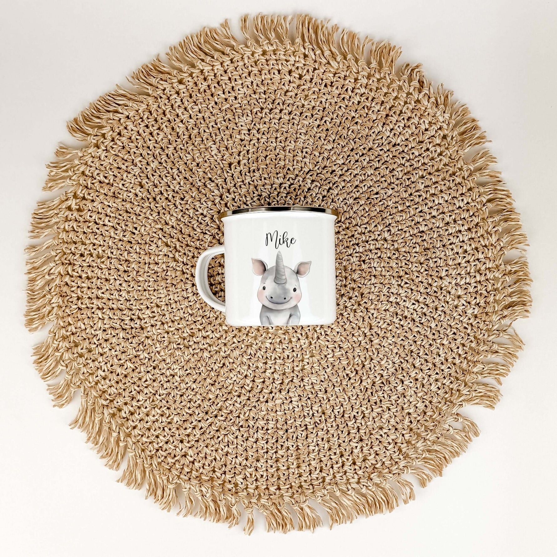 Emaille Tasse Nashorn Portrait-famprints-Emaille Tasse-Die Emaille Tasse Nashorn Portrait ist ein einzigartiges, personalisiertes Geschenk, das mit viel Liebe zum Detail für dich hergestellt wird. Das wunderschöne Nashorn im Aquarell-Look sorgt für einen
