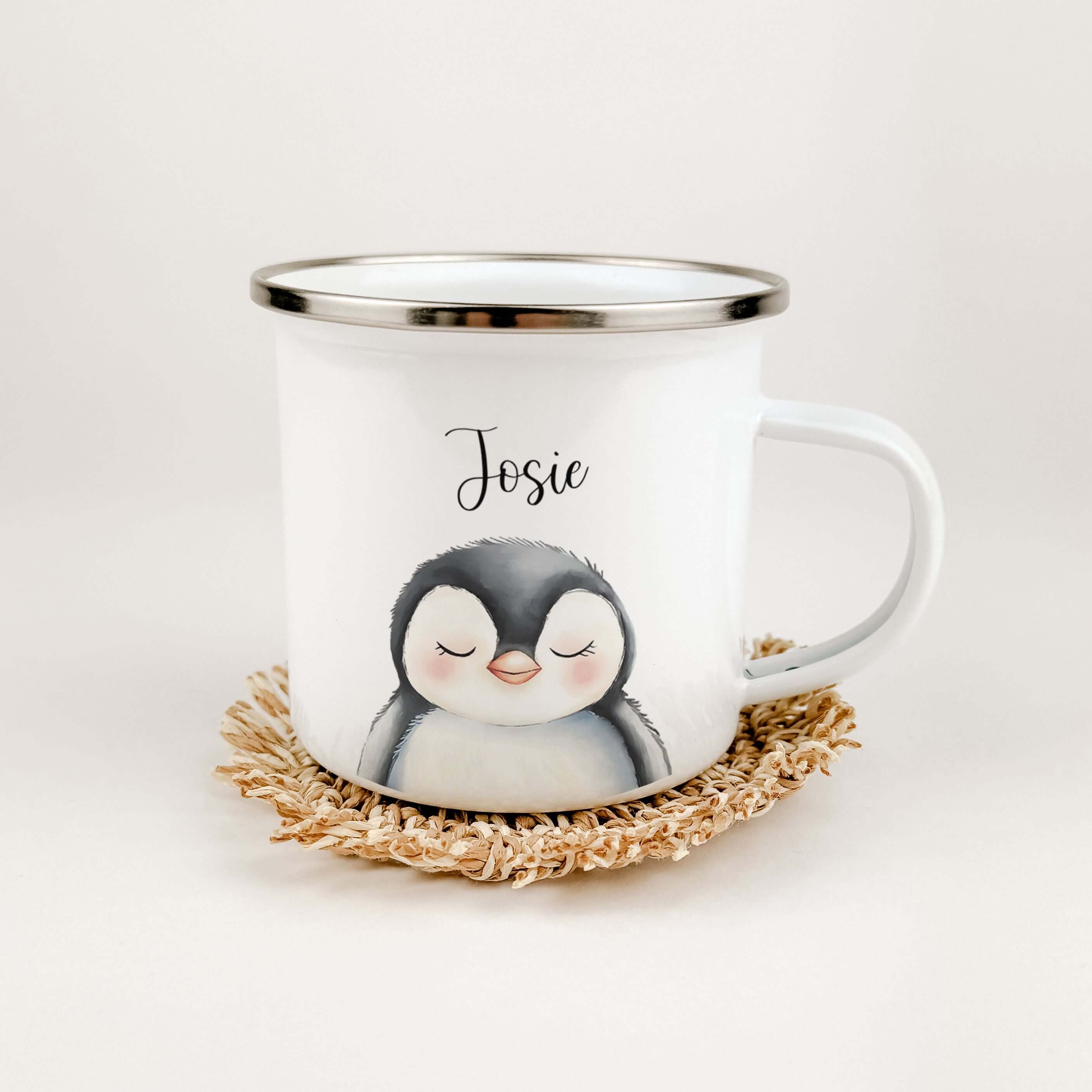 Emaille Tasse Pinguin Portrait-famprints-Emaille Tasse-Entdecke die Emaille Tasse Pinguin Portrait – dein neues Lieblingsstück! Diese personalisierte Emaille Tasse verleiht jedem Getränk einen Hauch von Magie. Das liebevoll gestaltete Pinguin-Portrait in