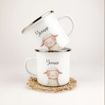 Emaille Tasse Schaf Portrait-famprints-Emaille Tasse-Entdecke die einzigartige Emaille Tasse Schaf Portrait – ein liebevoll gestaltetes Highlight für jeden kleinen Tierliebhaber! Mit einer Füllmenge von 300 ml ist diese Emaille Tasse personalisiert und bi