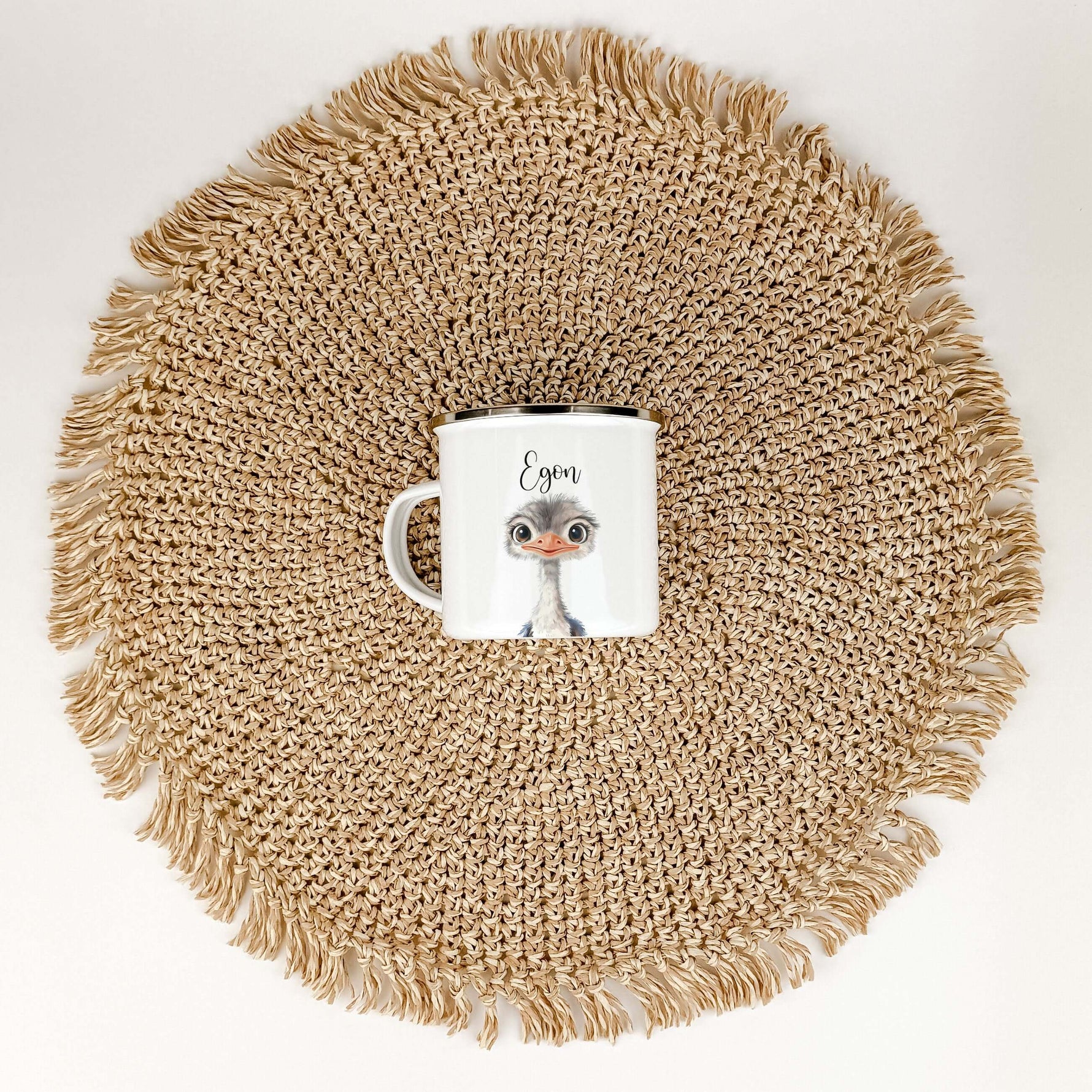 Emaille Tasse Strauß Portrait-famprints-Emaille Tasse-Entdecke die zauberhafte Emaille Tasse Strauß Portrait – das ideale personalisierte Geschenk für Kinder! Egal ob zur Einschulung, Taufe, zu Ostern oder Weihnachten, diese Emaille Tasse personalisiert b