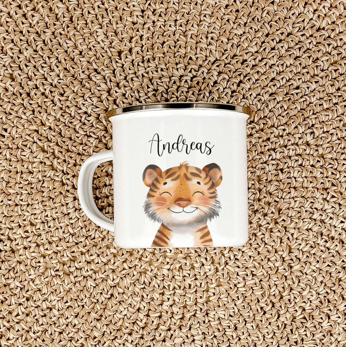 Emaille Tasse Tiger Portrait-famprints-Emaille Tasse-Entdecke die einzigartige Emaille Tasse Tiger Portrait – ein wahres Highlight für kleine Tigerfans! Dieser liebevoll gestaltete Emaille Becher überzeugt mit seinem brillanten Tigerportrait in trendiger
