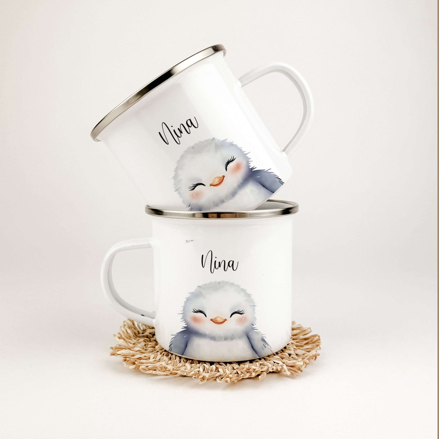 Emaille Tasse Vogel Portrait-famprints-Emaille Tasse-Entdecke die zauberhafte Emaille Tasse Vogel Portrait – das perfekte personalisierte Geschenk für kleine und große Entdecker! Mit einem Fassungsvermögen von 300 ml und einem federleichten Gewicht von nu
