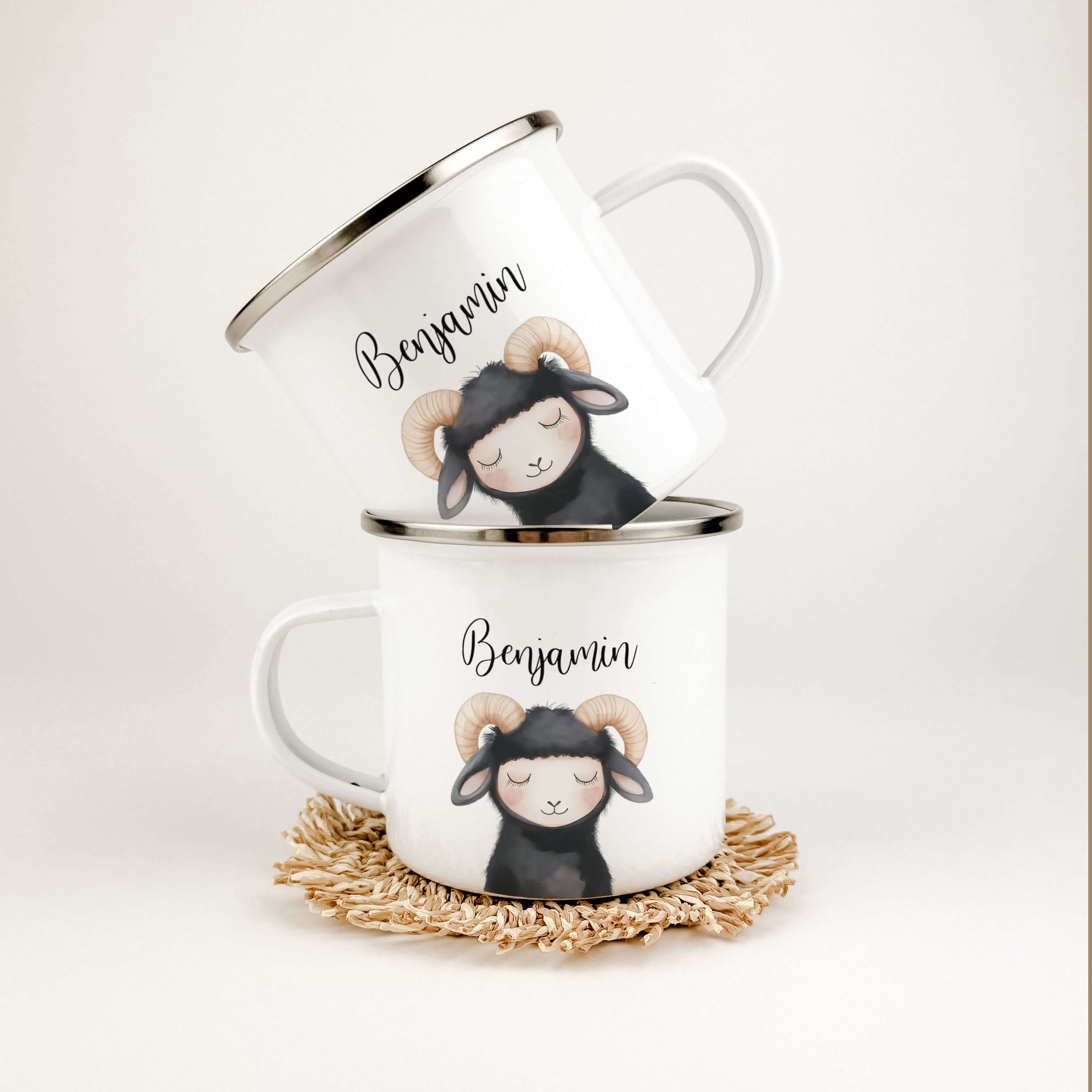 Emaille Tasse Widder Portrait-famprints-Emaille Tasse-Entdecke die einzigartige Emaille Tasse mit dem Widder Portrait – das ideale Geschenk für Kinder zu jedem besonderen Anlass, sei es zur Einschulung, Taufe, Ostern, Weihnachten oder zum Geburtstag. Dies