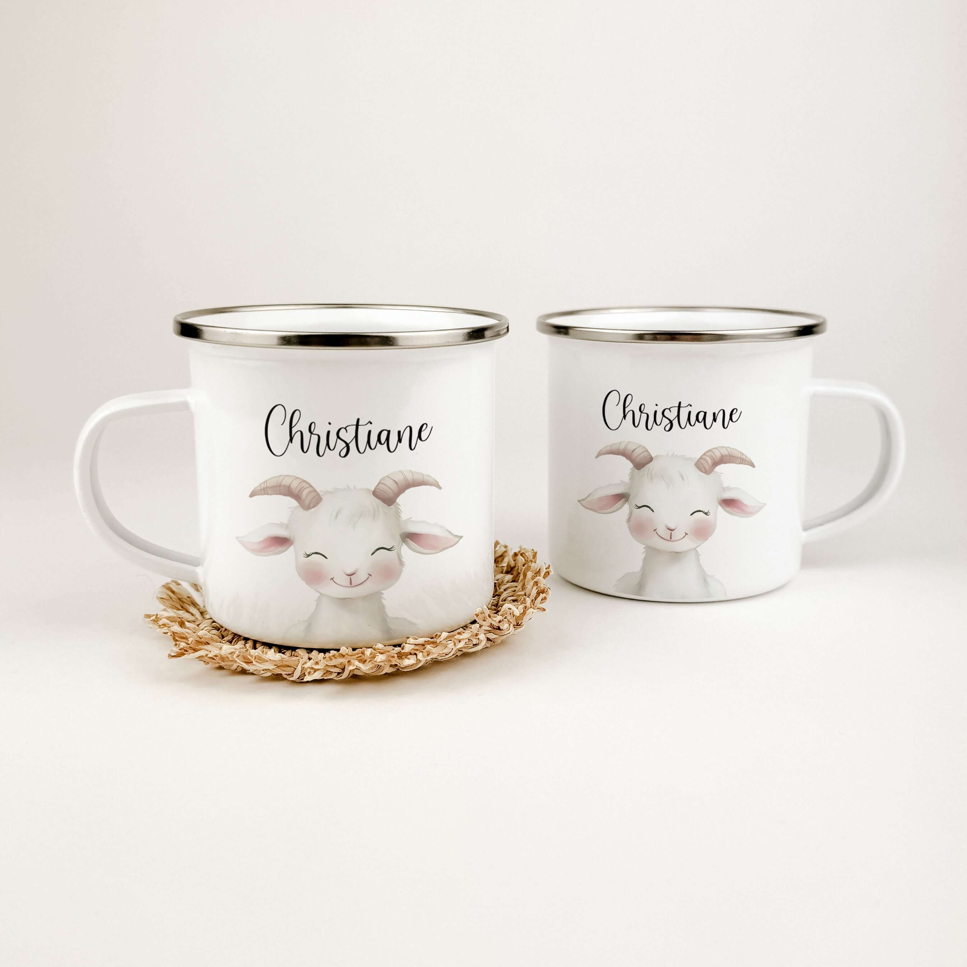 Emaille Tasse Ziege Portrait-famprints-Emaille Tasse-Entdecke die individuelle Emaille Tasse Ziege Portrait – das perfekte personalisierte Geschenk für Kinder! Egal ob zur Einschulung, Taufe, an Ostern, Weihnachten oder zum Geburtstag, dieser bezaubernde