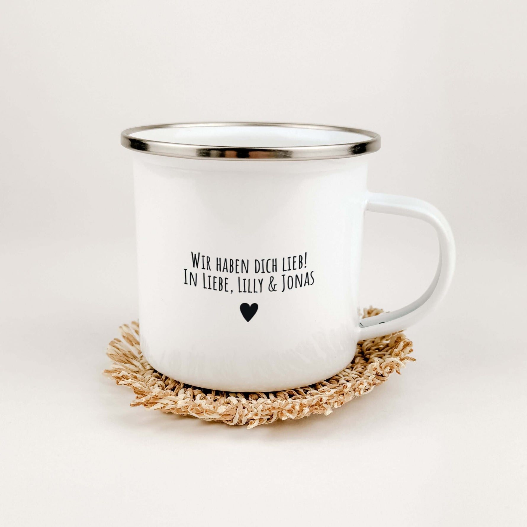 Emaille Tasse bester Papa-famprints-Emaille Tasse-Überrasche deinen Papa mit einer ganz besonderen Emaille Tasse bester Papa, die nicht nur praktisch ist, sondern auch von Herzen kommt. Diese personalisierte Tasse ist mehr als nur ein Trinkgefäß – sie ist