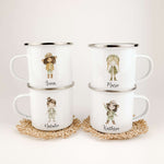 Emaille Tasse Pfadfinderin-famprints-Emaille Tasse-Entdecke die perfekte Begleiterin für kleine Abenteurer: unsere personalisierte Emaille Tasse Pfadfinderin. Mit dieser einzigartigen Tasse schaffst du nicht nur ein praktisches Trinkgefäß, sondern auch ei