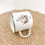 Emaille Tasse Piratenschiff-famprints-Emaille Tasse-Entdecke die zauberhafte Emaille Tasse Piratenschiff, die nicht nur funktional ist, sondern auch das Herz jedes kleinen Abenteurers höher schlagen lässt. Diese Emaille Tasse personalisiert bringt Freude