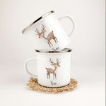 Emaille Tasse Reh-famprints-Emaille Tasse-Entdecke die zauberhafte Emaille Tasse Reh – ein liebevoll gestalteter Begleiter, der nicht nur deinen Alltag verschönert, sondern auch für strahlende Kinderaugen sorgt. Diese Emaille Tasse personalisiert bringt F