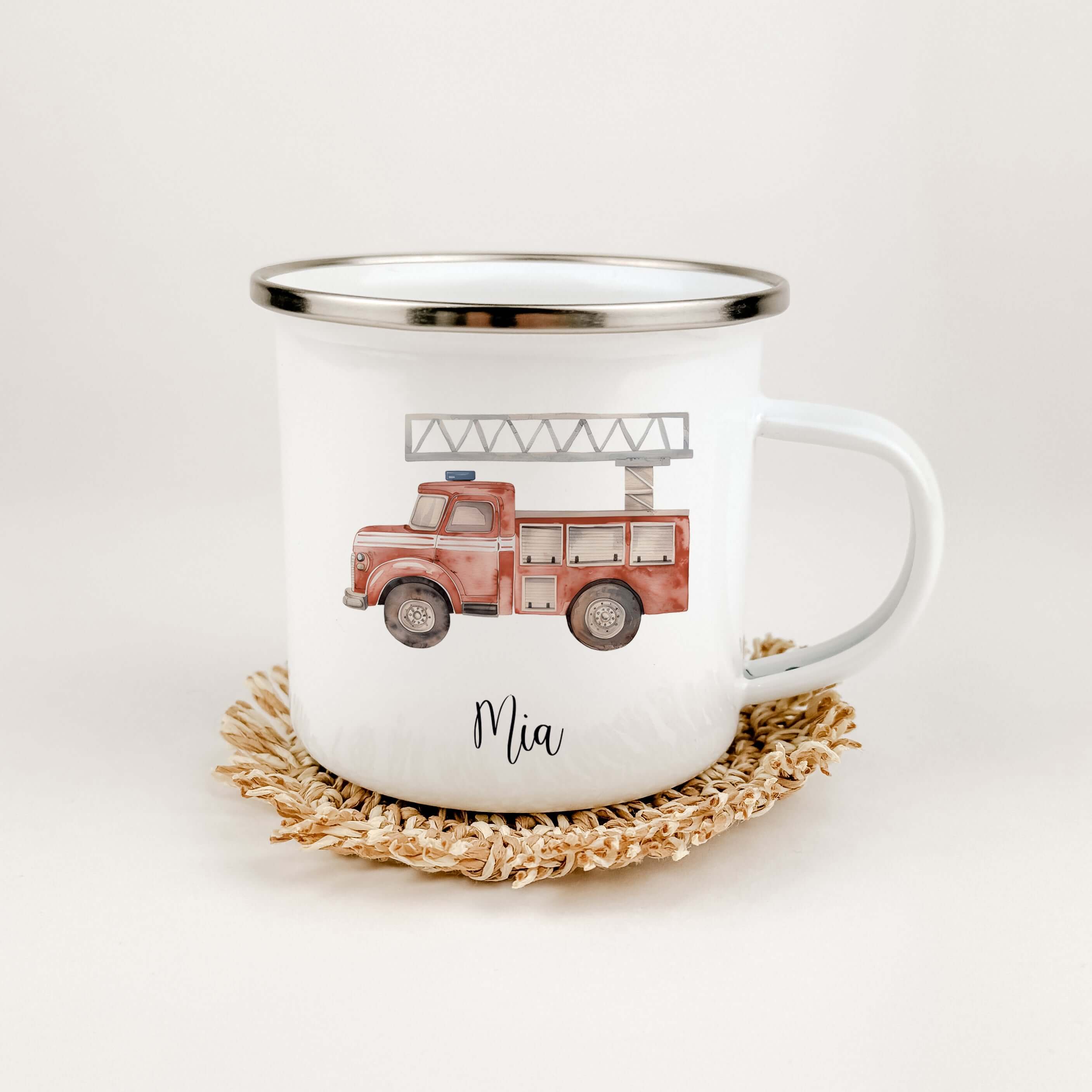 Emaille Tasse Feuerwehr , Coffee & Tea Cups, Emaille Tasse, Personalisierte Emaille Tasse mit Feuerwehr Motiv Entdecke unsere Emaille Tasse Feuerwehr von famprints – das perfekte Geschenk für kleine Feuerwehrleute! Mit ihrem einzigaritgen Feuerwehrauto-De