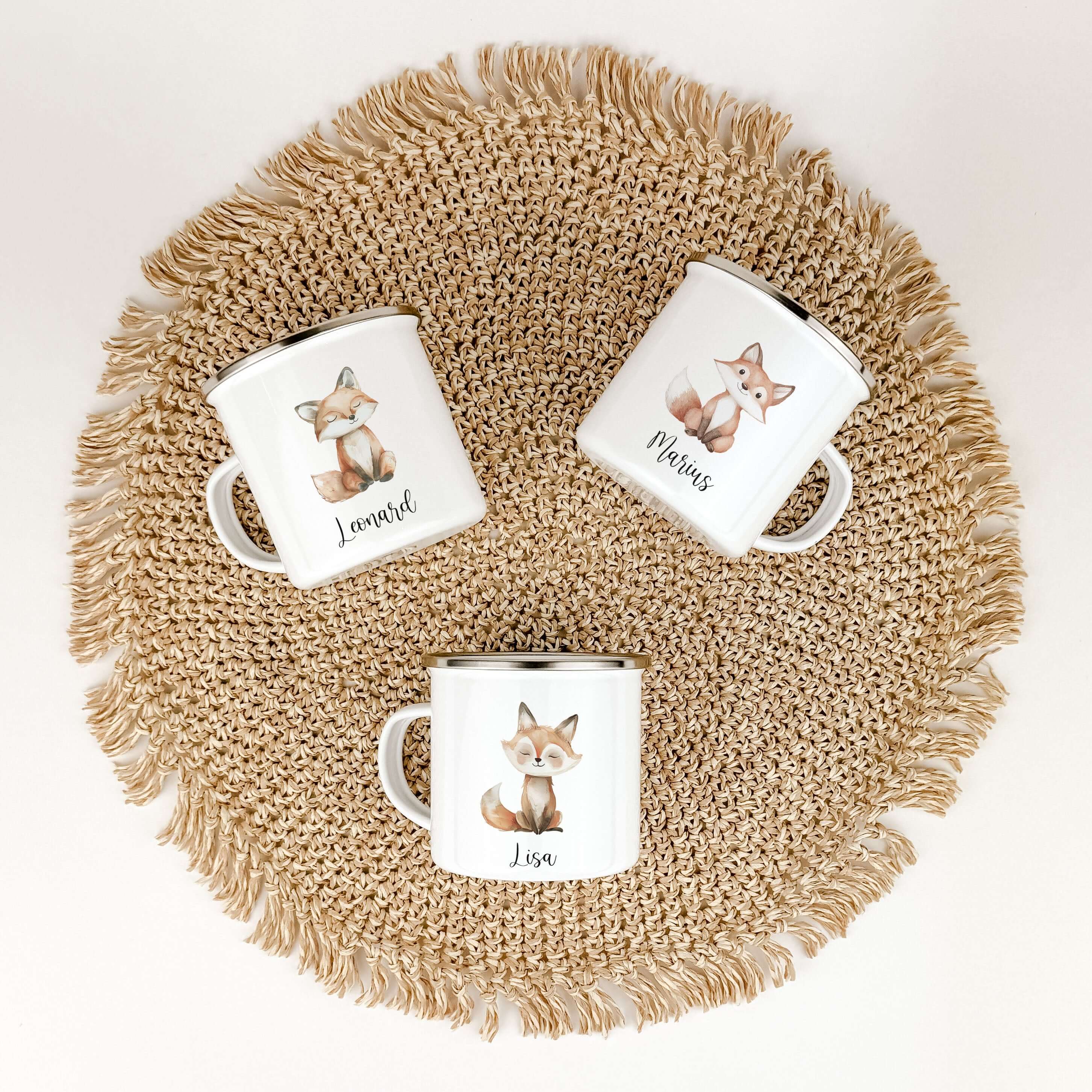 Emaille Tasse Fuchs-famprints-Emaille Tasse-Die personalisierte Emaille Tasse "Fuchs" ist das perfekte Geschenk für Kinder! Mit einem niedlichen Fuchs in Aquarell Optik und drei verschiedenen Varianten wird die Tasse mit Liebe von uns bedruckt. Der brilla