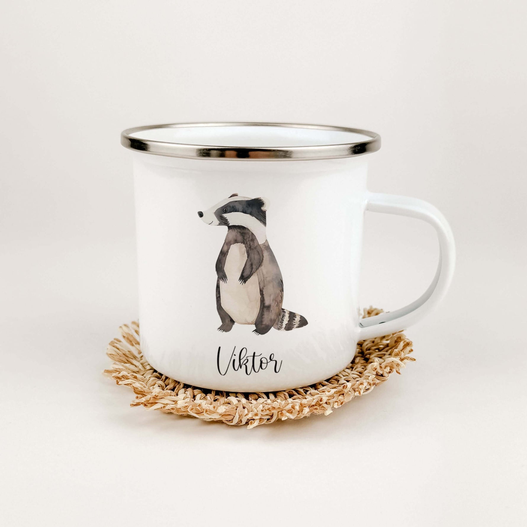 Emaille Tasse Dachs-famprints-Emaille Tasse-Entdecke die zauberhafte Emaille Tasse Dachs – die perfekte Emaille Tasse personalisiert für unvergessliche Momente! Mit ihrem niedlichen Dachs in Aquarell-Optik zaubert sie jedem ein Lächeln ins Gesicht und ist