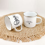 Emaille Tasse Du wirst Oma-famprints-Emaille Tasse-Entdecke die Emaille Tasse "Du wirst Oma" – das perfekte Geschenk für werdende Großeltern! Diese Tasse bietet dir nicht nur die Möglichkeit, eine persönliche Widmung und Jahreszahl hinzuzufügen, sondern s