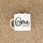 Emaille Tasse Du wirst Oma-famprints-Emaille Tasse-Entdecke die Emaille Tasse "Du wirst Oma" – das perfekte Geschenk für werdende Großeltern! Diese Tasse bietet dir nicht nur die Möglichkeit, eine persönliche Widmung und Jahreszahl hinzuzufügen, sondern s
