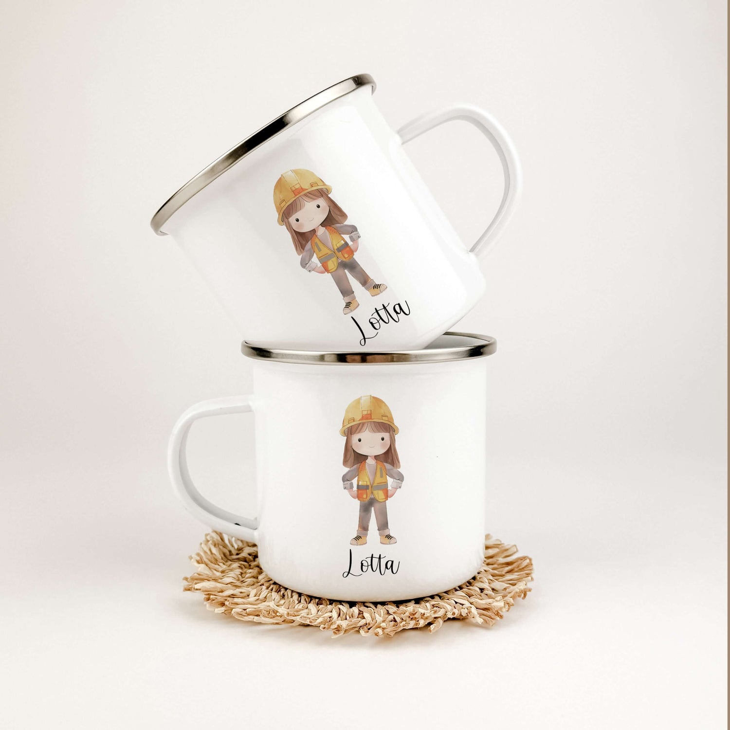 emaille-tasse-personalisiert-bauarbeiterin-baustelle-kindertasse-kinderbecher-kindergarten-becher-Geschenk-zur-einschulung-famprints-5_2-famprints