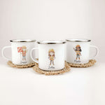 Emaille Tasse Bauarbeiterin-famprints-Emaille Tasse-Entdecke die bezaubernde Emaille Tasse für kleine Bauarbeiterinnen! Diese personalisierte Tasse mit deinem Namen ist nicht nur ein echter Hingucker, sondern auch praktisch und langlebig. Der liebevoll ge