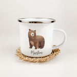 Emaille Tasse Bär No2-famprints-Emaille Tasse-Entdecke die zauberhafte Emaille Tasse Bär No2 – das perfekte Geschenk für kleine Entdecker! Mit einem liebevollen Aquarelldruck eines süßen kleinen Bären und der Möglichkeit, den Namen individuell zu verewige