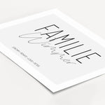 Familienposter Handschrift-famprints-Personalisiertes Poster-Auf dem stilvollen Familienposter 'Handschrift' findest du einen großen 'Familie' Schriftzug und darunter die Personalisierung mit deinem Wunschtext. In unserem Beispiel haben wir uns für den Fa