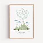 Fingerabdruck Bild 'Berge'-famprints-Personalisiertes Poster-Auf dem Fingerabdruck Bild 'Berge' befindet sich eine große Berglandschaft, wahlweise in den Farbvarianten Polish Grey, Pale Rose oder Fog Green. Am Fuß des Berges befinden sich einige kleine Bä