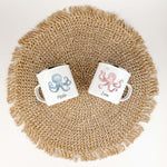 Emaille Tasse Krake-famprints-Emaille Tasse-Entdecke die zauberhafte Emaille Tasse mit einer süßen Krake, die nicht nur ein praktisches Trinkgefäß ist, sondern auch das Herz deines Kindes höherschlagen lässt. Mit jedem Schluck aus dieser liebevoll gestalt