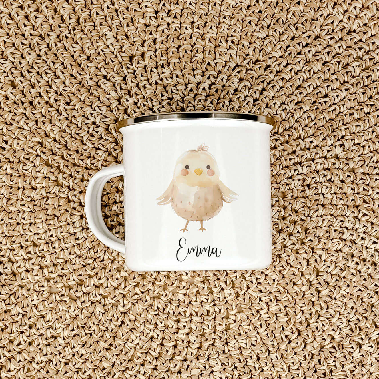 Emaille Tasse Küken-famprints-Emaille Tasse-Entdecke die zauberhafte Emaille Tasse mit einem süßen Küken, die nicht nur praktisch ist, sondern auch ein Stück Freude in den Alltag bringt. Du suchst nach einem besonderen Geschenk für dein Kind oder einen kl