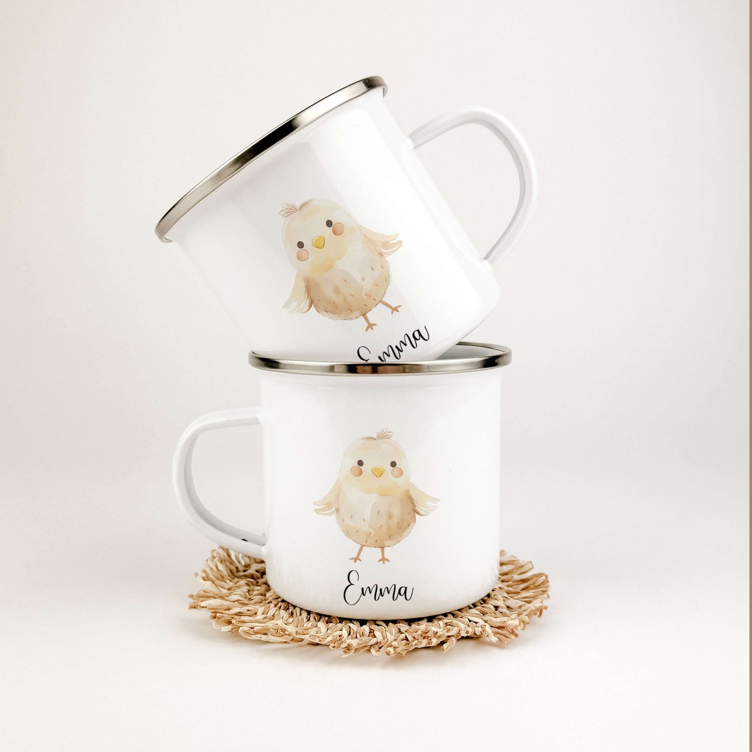 Emaille Tasse Küken-famprints-Emaille Tasse-Entdecke die zauberhafte Emaille Tasse mit einem süßen Küken, die nicht nur praktisch ist, sondern auch ein Stück Freude in den Alltag bringt. Du suchst nach einem besonderen Geschenk für dein Kind oder einen kl