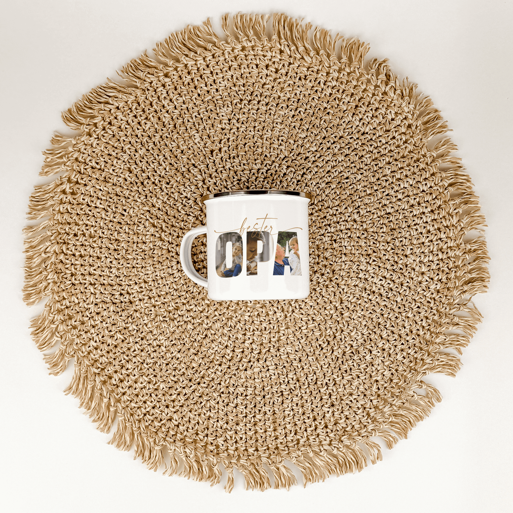 Emaille Tasse bester Opa-famprints-Emaille Tasse-Mach deinem Opa eine ganz besondere Freude mit unserer personalisierten Emaille Tasse bester Opa, die nicht nur seine Kaffeepausen verschönert, sondern auch ein einzigartiges Stück Erinnerung wird. Diese Ta