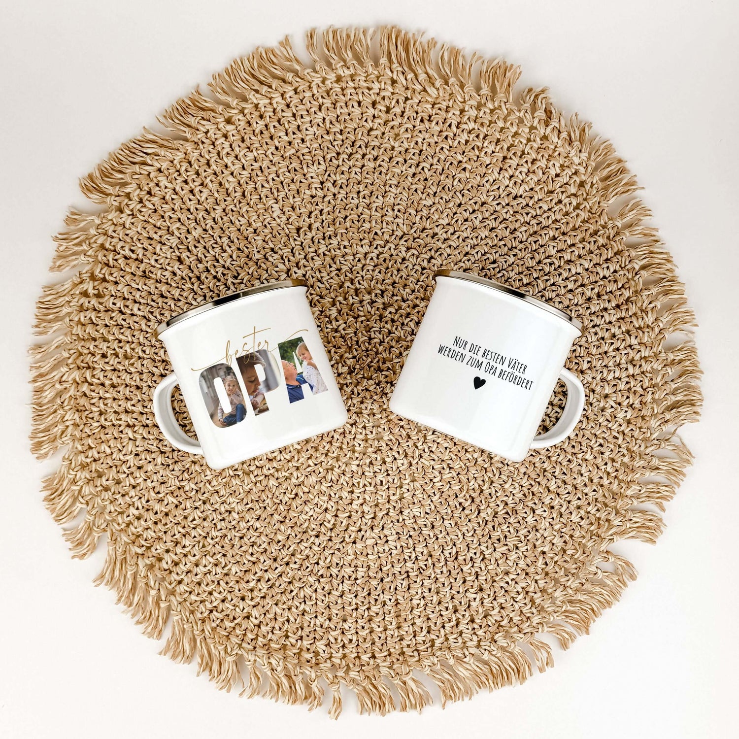 Emaille Tasse bester Opa-famprints-Emaille Tasse-Mach deinem Opa eine ganz besondere Freude mit unserer personalisierten Emaille Tasse bester Opa, die nicht nur seine Kaffeepausen verschönert, sondern auch ein einzigartiges Stück Erinnerung wird. Diese Ta