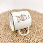 Emaille Tasse Opossum-famprints-Emaille Tasse-Entdecke die zauberhafte Emaille Tasse Opossum, die nicht nur funktional ist, sondern auch ein Stückchen Freude in deinen Alltag bringt. Diese Emaille Tasse personalisiert wird jeden Schluck zu einem besondere