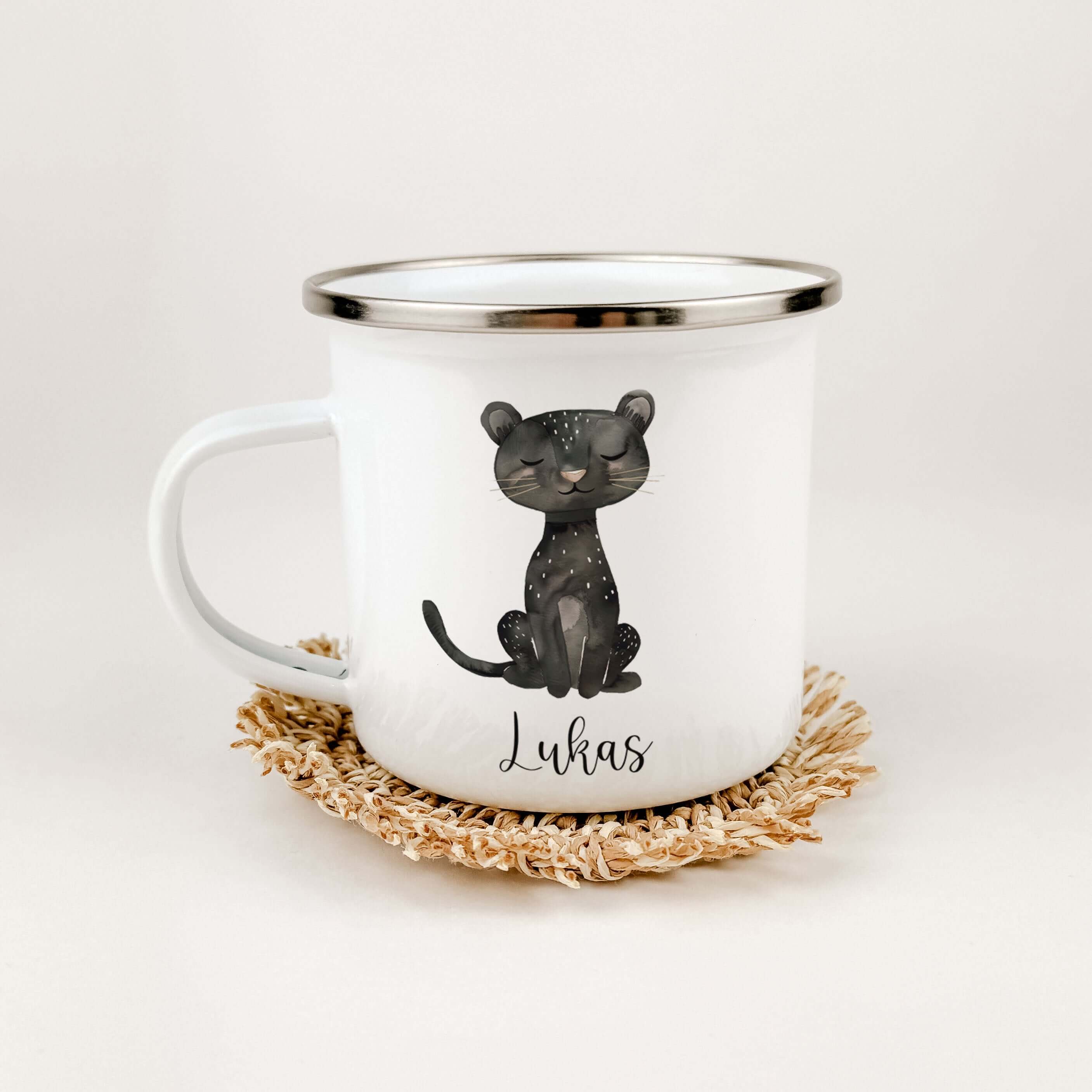 Emaille Tasse Panther-famprints-Emaille Tasse-Entdecke die zauberhafte Emaille Tasse Panther, die perfekt für deinen kleinen Liebling ist! Diese Emaille Tasse personalisiert mit einem liebevollen Panther-Motiv wird sofort zum Lieblingsbecher deines Kindes