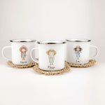 Emaille Tasse Bäuerin-famprints-Emaille Tasse-Entdecke jetzt die personalisierte Emaille Tasse "Bäuerin"! Mit ihrem einzigartigen Design, das mit Liebe von uns gestaltet wurde, ist diese Tasse ein echter Hingucker. Die süße kleine Bäuerin in Aquarell Opti