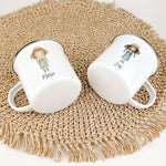 Emaille Tasse Bäuerin-famprints-Emaille Tasse-Entdecke jetzt die personalisierte Emaille Tasse "Bäuerin"! Mit ihrem einzigartigen Design, das mit Liebe von uns gestaltet wurde, ist diese Tasse ein echter Hingucker. Die süße kleine Bäuerin in Aquarell Opti