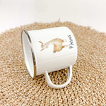 Emaille Tasse Lama-famprints-Emaille Tasse-Entdecke unsere personalisierte Emaille Tasse Lama - ein einzigartiges und liebevoll gestaltetes Geschenk für Kinder! Mit einem süßen kleinen Lama in Aquarell Optik bedruckt, ist diese Tasse nicht nur optisch ans