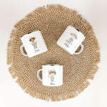 Emaille Tasse Bauer-famprints-Emaille Tasse-Entdecke die charmante Emaille Tasse Bauer – das perfekte Geschenk für kleine Bauernhof Fans! Diese personalisierte Tasse wird liebevoll mit deinem Namen bedruckt und zeigt einen süßen kleinen Bauern in zauberha