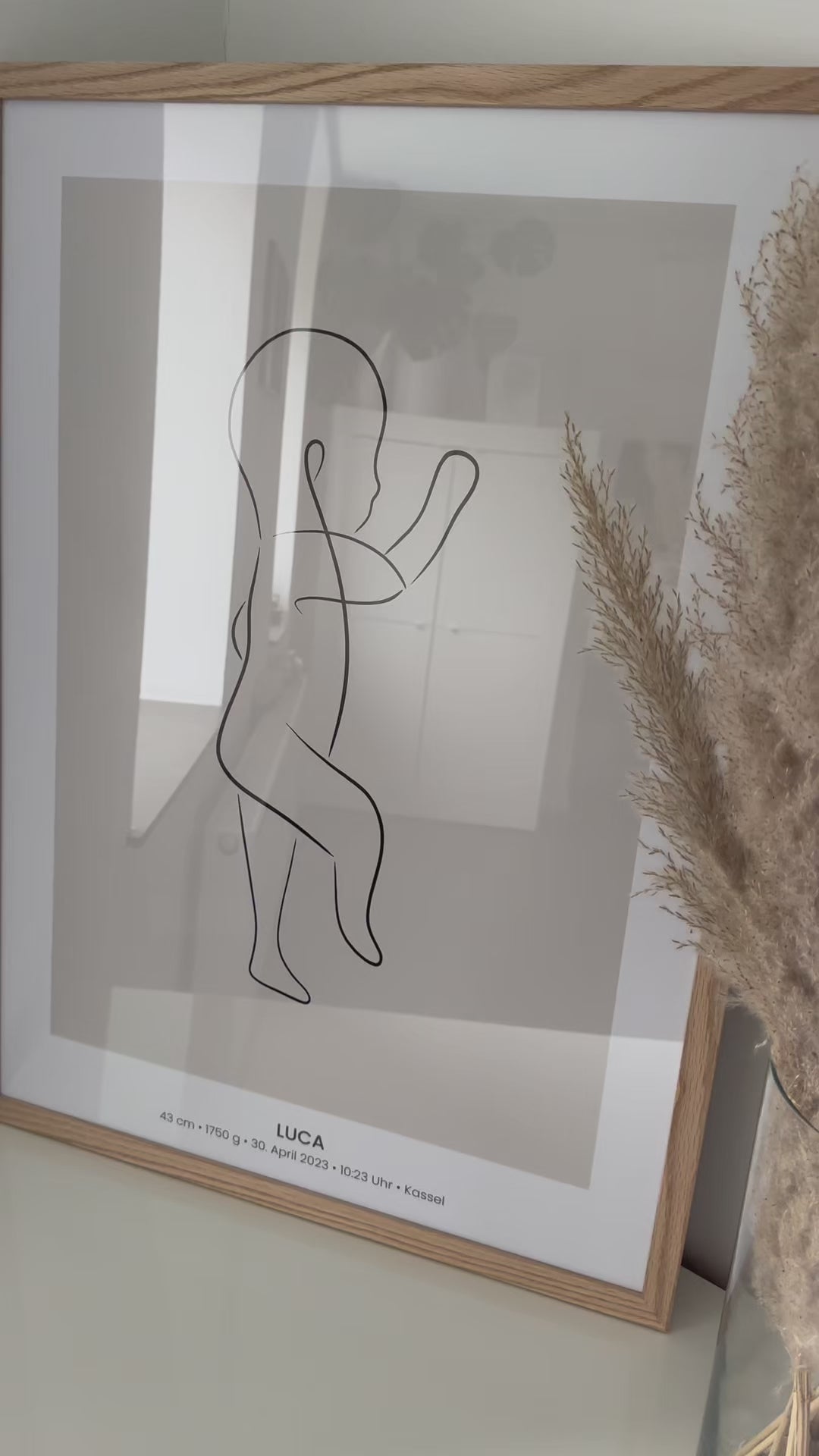 famprints-babyposter-poster-im-massstab-geburtsposter-baby-poster-video
