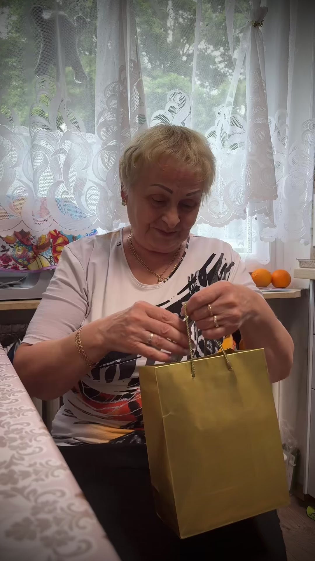 famprints-beste-oma-der-welt-tasse-oma-geschenk-fuer-oma-video