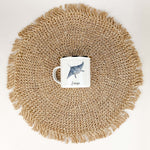Emaille Tasse Rochen-famprints-Emaille Tasse-Entdecke die zauberhafte Emaille Tasse Rochen, die nicht nur praktisch ist, sondern auch ein Stück Freude in deinen Alltag bringt. Diese Emaille Tasse personalisiert wird liebevoll mit einem einzigartigen Roche