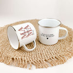 Emaille Tasse Mama seit-famprints-Emaille Tasse-Entdecke die perfekte Art, deiner Mama zu zeigen, wie viel sie dir bedeutet – mit unserer personalisierten Emaille Tasse „Mama seit“. Diese Tasse ist nicht nur ein praktisches Alltagsobjekt, sondern ein lieb