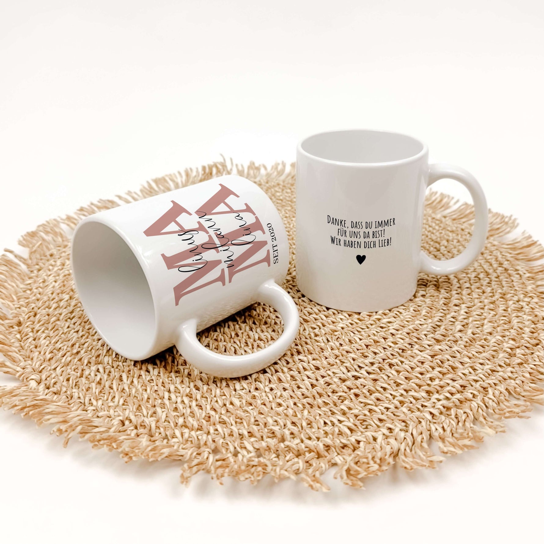 Tasse Mama seit-famprints-Keramik Tasse-Entdecke die perfekte Tasse für jede Mama – ein liebevolles Geschenk, das Freude und Emotionen vereint. Mit der personalisierten Keramik Tasse „Mama seit“ bringst du nicht nur ein Lächeln auf ihr Gesicht, sondern sc