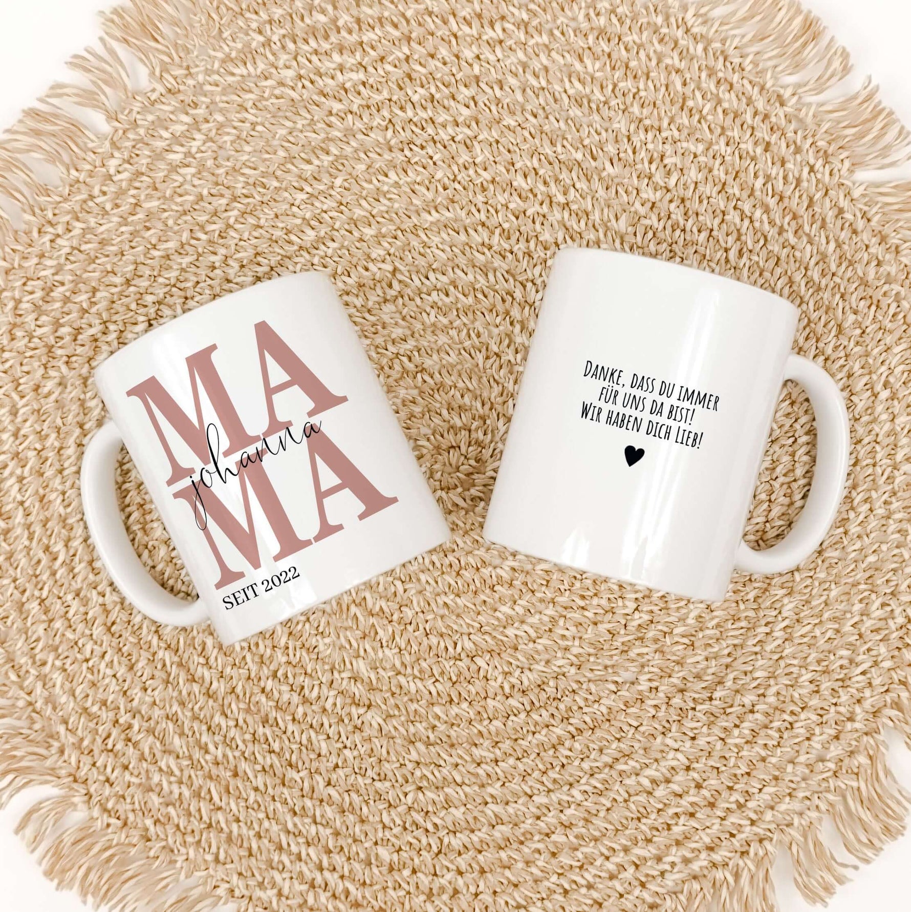 Tasse Mama seit-famprints-Keramik Tasse-Entdecke die perfekte Tasse für jede Mama – ein liebevolles Geschenk, das Freude und Emotionen vereint. Mit der personalisierten Keramik Tasse „Mama seit“ bringst du nicht nur ein Lächeln auf ihr Gesicht, sondern sc
