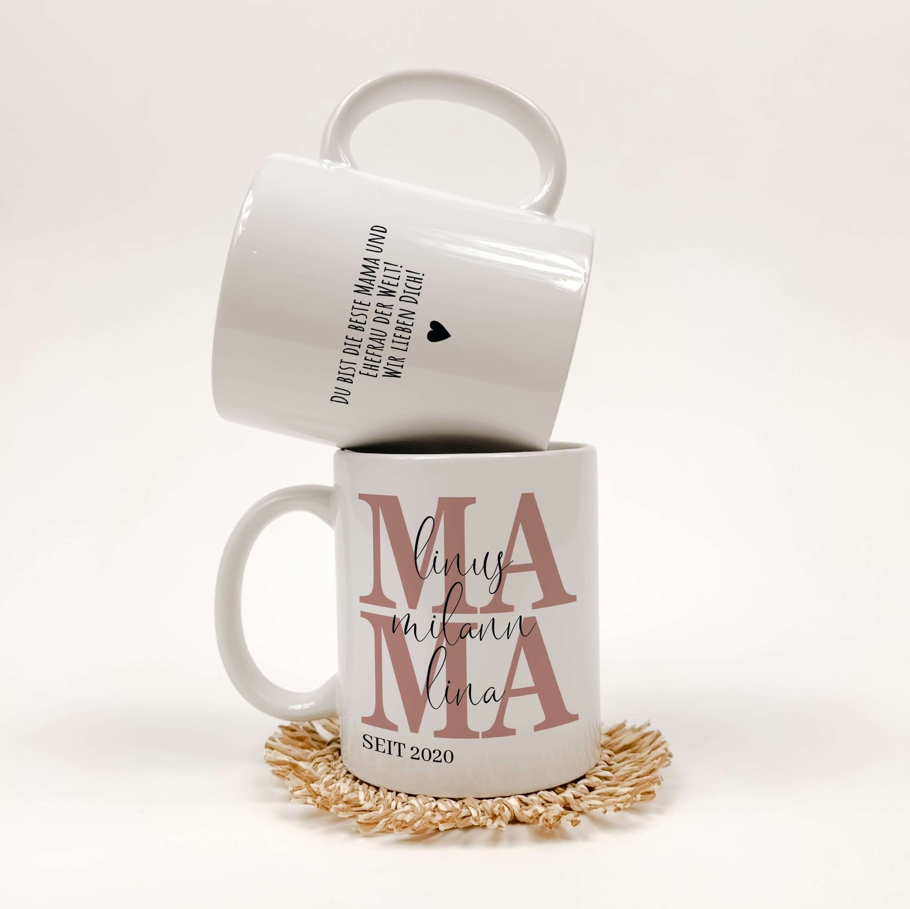 Tasse Mama seit-famprints-Keramik Tasse-Entdecke die perfekte Tasse für jede Mama – ein liebevolles Geschenk, das Freude und Emotionen vereint. Mit der personalisierten Keramik Tasse „Mama seit“ bringst du nicht nur ein Lächeln auf ihr Gesicht, sondern sc