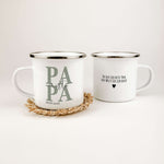 Emaille Tasse Papa seit-famprints-Emaille Tasse-Entdecke die Emaille Tasse "Papa seit" – das perfekte Geschenk für jeden Vater! Diese Tasse bietet nicht nur einen stilvollen Look, sondern auch eine persönliche Note, die sofortige Freude bereitet. Mit der