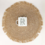 Emaille Tasse Papa seit-famprints-Emaille Tasse-Entdecke die Emaille Tasse "Papa seit" – das perfekte Geschenk für jeden Vater! Diese Tasse bietet nicht nur einen stilvollen Look, sondern auch eine persönliche Note, die sofortige Freude bereitet. Mit der