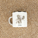 Emaille Tasse Elefant-famprints-Emaille Tasse-Unsere personalisierte Emaille Tasse "Elefant" ist das perfekte Geschenk für Kinder! Mit einem süßen Elefanten in Aquarell Optik bedruckt, wird die Tasse mit dem Namen des Kindes zu einem ganz besonderen und i