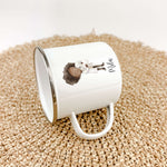 Emaille Tasse Tierärztin-famprints-Emaille Tasse-Entdecke die perfekte Emaille Tasse Tierärztin für kleine Tierärzte in spe! Diese wundervolle Emaille Tasse personalisiert mit deinem Namen sorgt nicht nur für strahlende Kinderaugen, sondern vermittelt auc